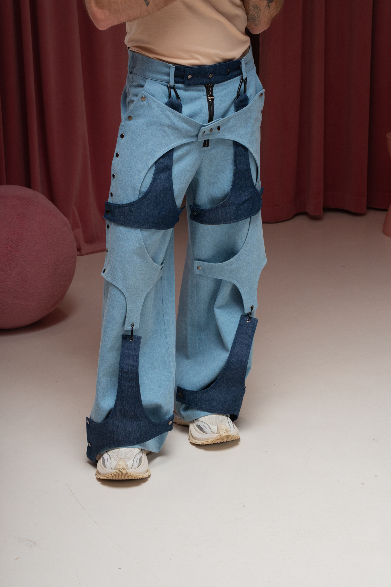 Джинсы с карабинами ПАЗЛ