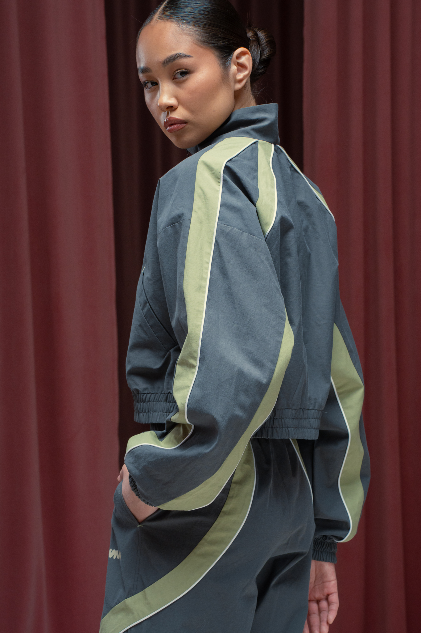 Ветровка-олимпийка Graphite