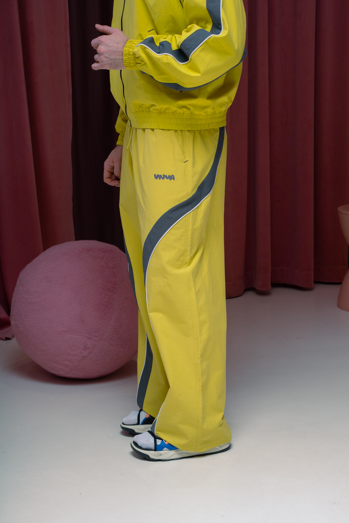 Брюки с лампасами спорт Желтые