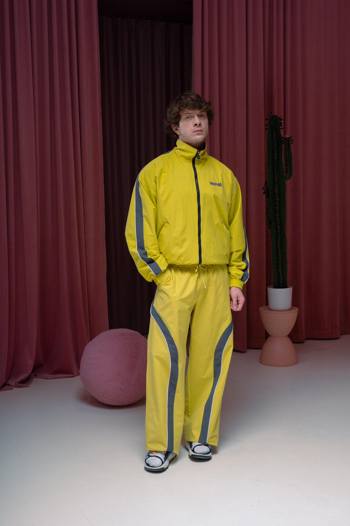 Брюки с лампасами спорт Желтые