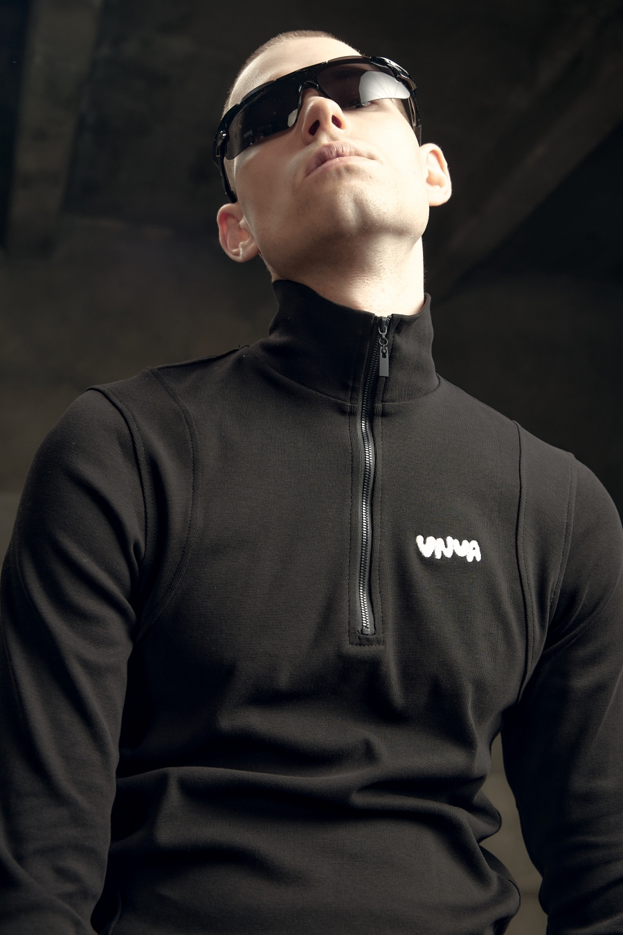 Водолазка с молнией черная