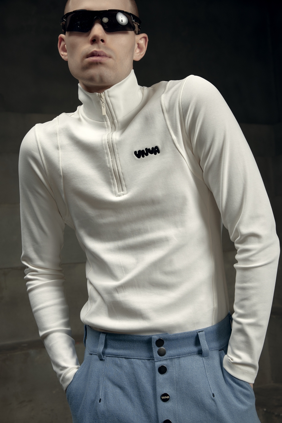 Водолазка с молнией молочная