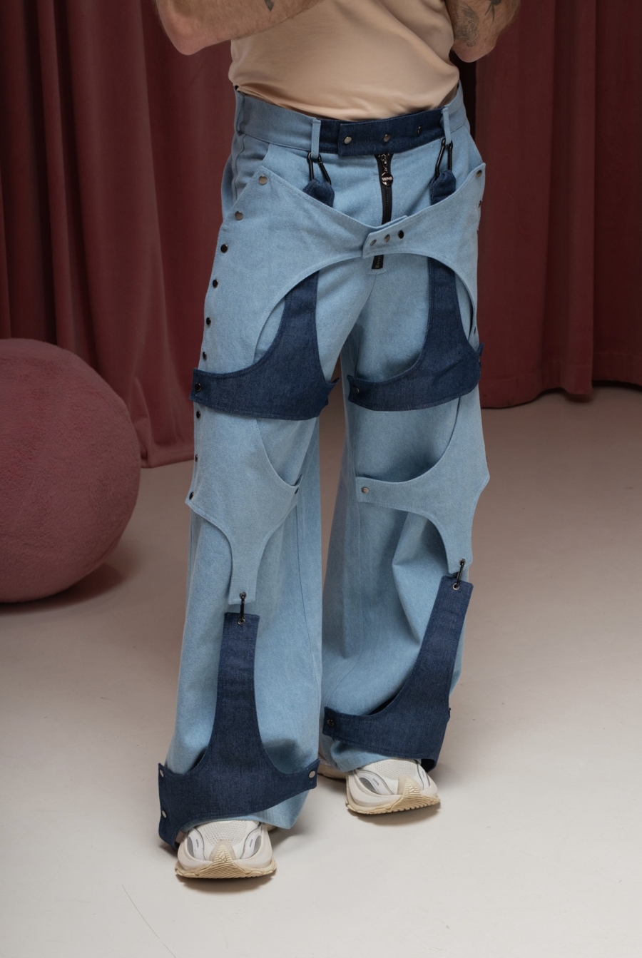 Джинсы с карабинами ПАЗЛ