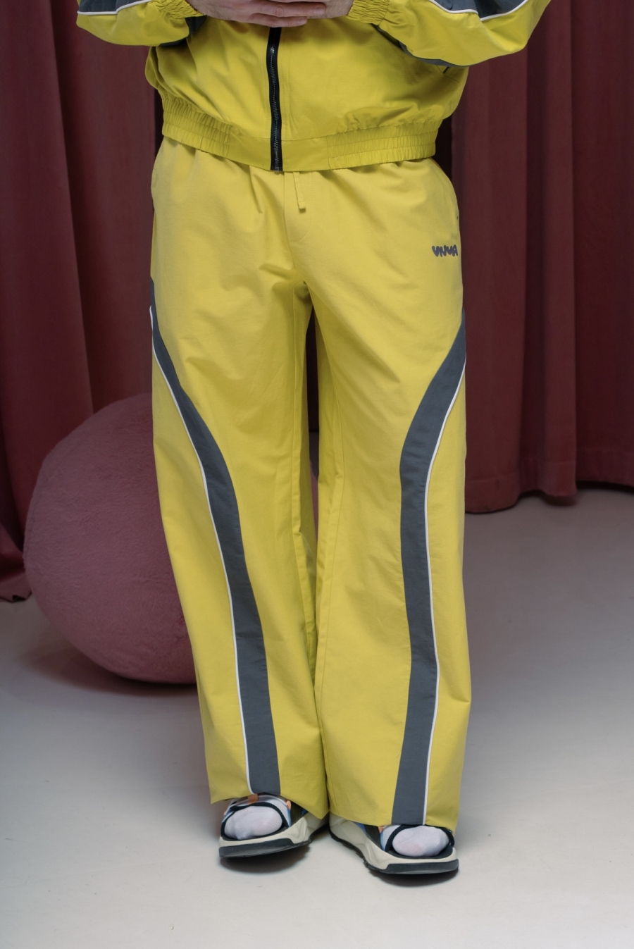 Брюки с лампасами спорт Желтые